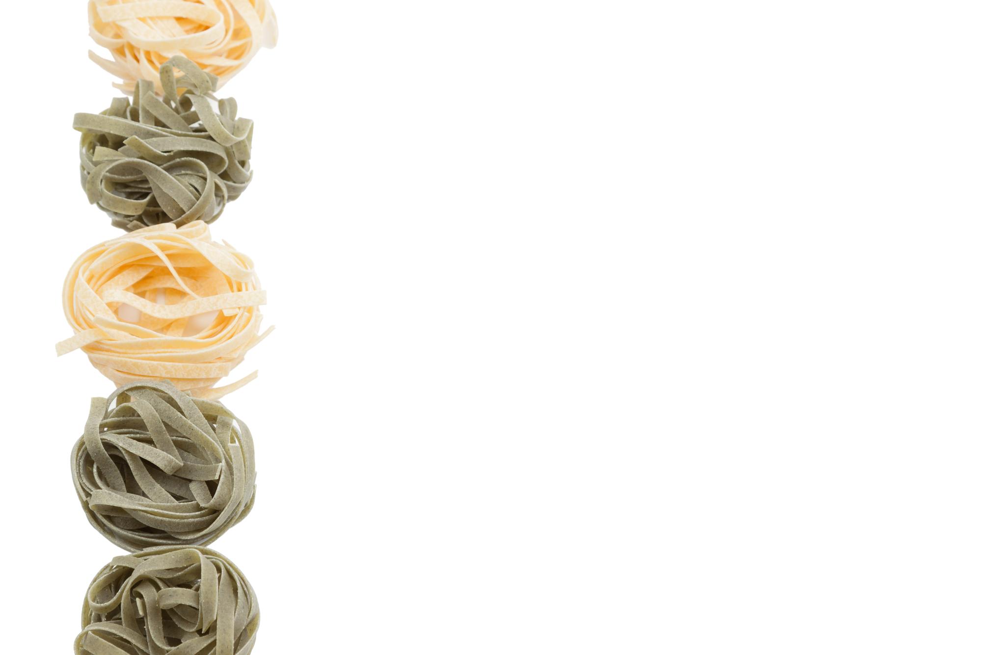 Handgemachte Pasta auf Marmor